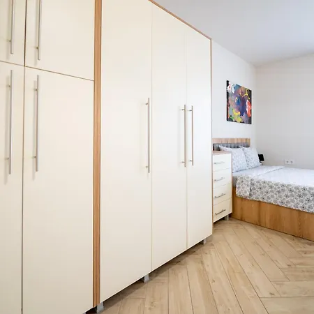 Apartment Wow For Rent 2 Bul Montevideo 25a - B *