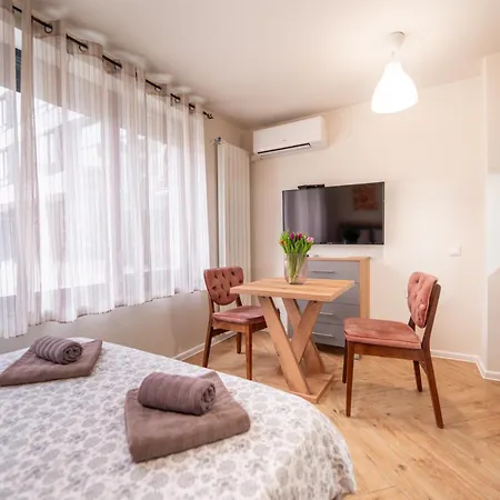 Wow For Rent 2 Bul Montevideo 25a - B * Sofie